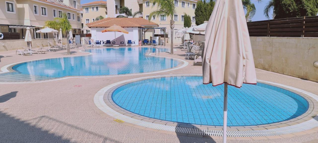 STAY Kyklades Resort&Spa Paralimni Exteriör bild