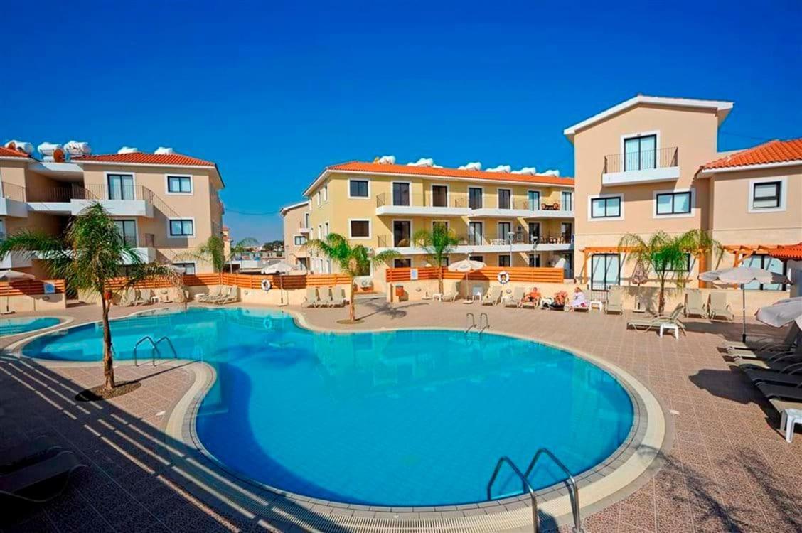 STAY Kyklades Resort&Spa Paralimni Exteriör bild
